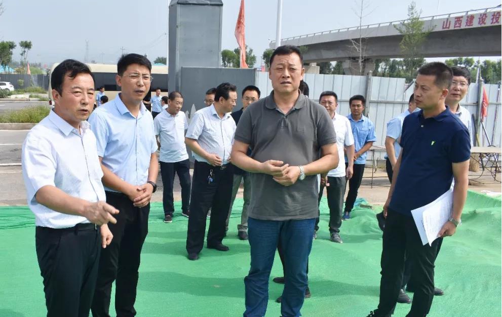 晋中副市长在山西建投三建集团承建的龙城大街区域路网、电力管沟门徒娱乐项目