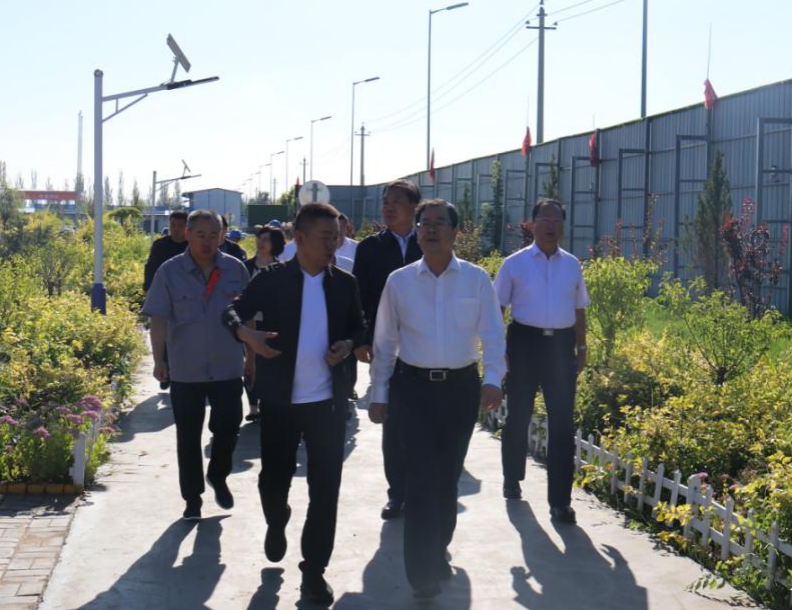 朔州市委书记在山西建投承建的朔州市一中新校区门徒娱乐项目调研